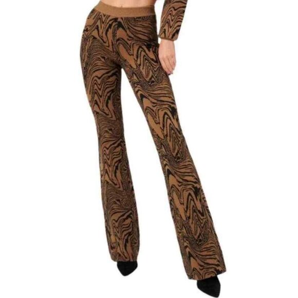 GOOD AMERICAN Intarsia Swirl Knit Flare Sweater Pants - 2